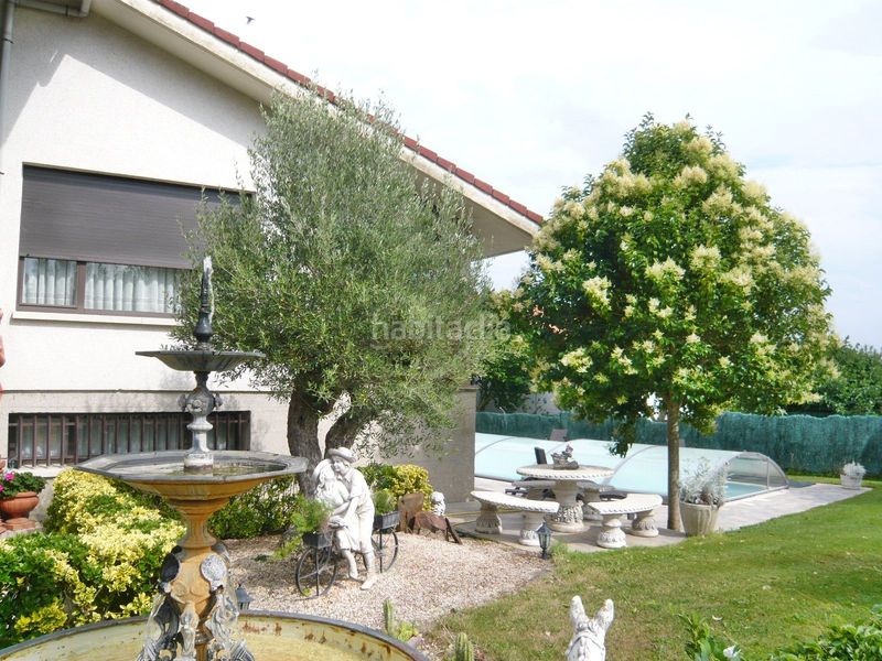 Foto b48be556-f1fa-4bff-96e9-11f9360c0f33. House with heating parking pool in Zigoitia