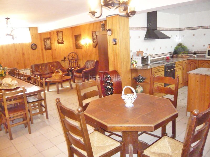 Foto c94cd63b-1d03-4d7f-b7eb-4eb131a396a1. House with heating parking pool in Zigoitia