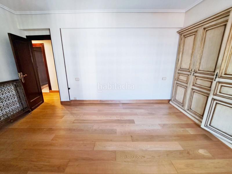 Foto 57a89c64-68d5-42ef-8950-b68729d5e514. Flat with heating in Ensanche Vitoria - Gasteiz