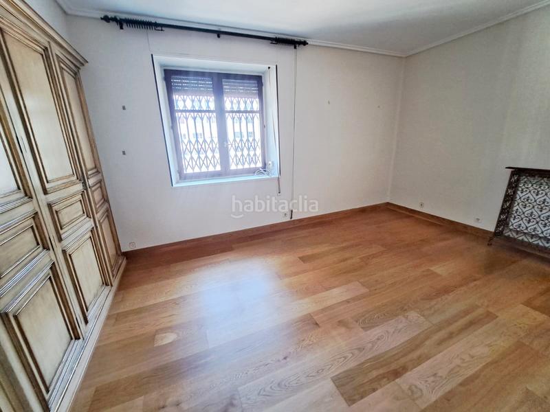 Foto c8ac9065-b578-4971-ac64-410b6eb4a293. Flat with heating in Ensanche Vitoria - Gasteiz