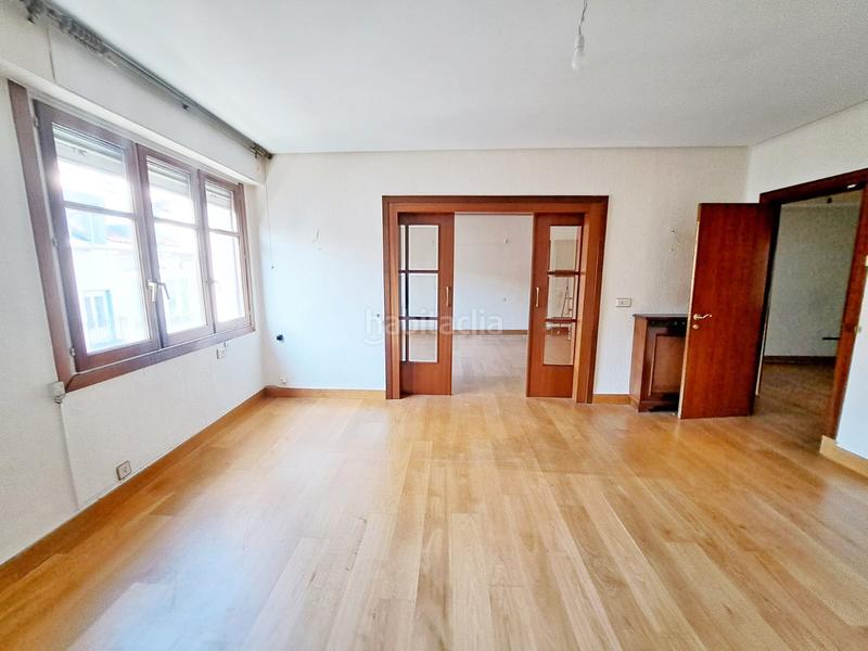 Foto d62c82e8-f752-4088-8b3f-e8791db8f800. Flat with heating in Ensanche Vitoria - Gasteiz