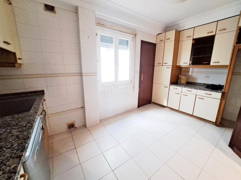 Foto 337514bb-0207-4c97-8eaf-9074cf78f94f. Pis amb calefacció a Ensanche Vitoria - Gasteiz