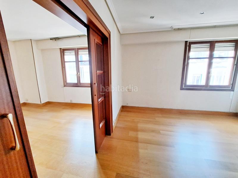 Foto 5deb0259-7f26-4ab3-9910-1c79a4fe42ee. Piso en Ensanche Vitoria - Gasteiz
