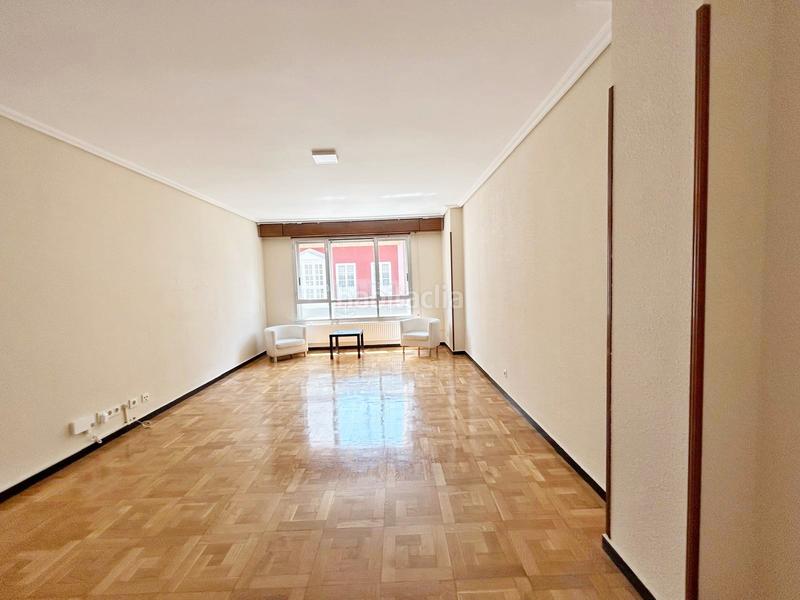 Foto 2dfbbc56-4bcf-4710-9934-322560646b26. Piso estupenda vivienda en el centro en Ensanche Vitoria - Gasteiz