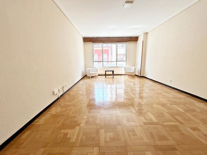 Foto 74959afb-0fce-43bd-8968-7cb106468ba7. Piso estupenda vivienda en el centro en Ensanche Vitoria - Gasteiz