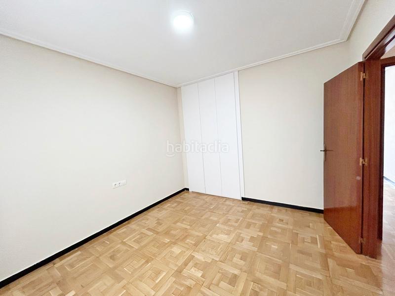 Foto e353fb70-d4bc-4f23-9926-af8a8f52bf36. Piso estupenda vivienda en el centro en Ensanche Vitoria - Gasteiz