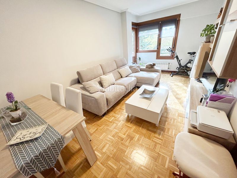 Foto 325a3c2a-1b8b-47f0-a4e9-c3bd1da78cb1. Pis amb calefacció a Txagorritxu Vitoria - Gasteiz