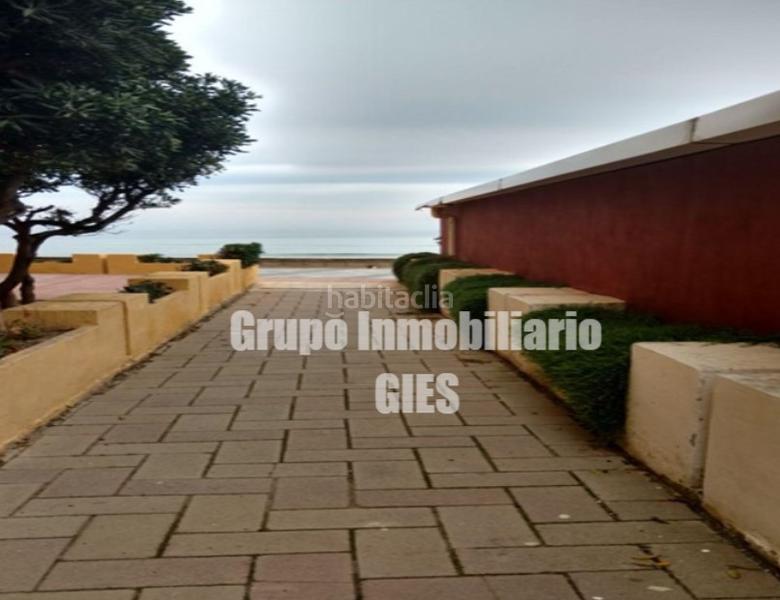 Foto 7c8f86b9-8ad6-49ac-859b-4a2c17ebe732. Chalet in carrer mar blau n-04 12 in Mareny Blau Sueca