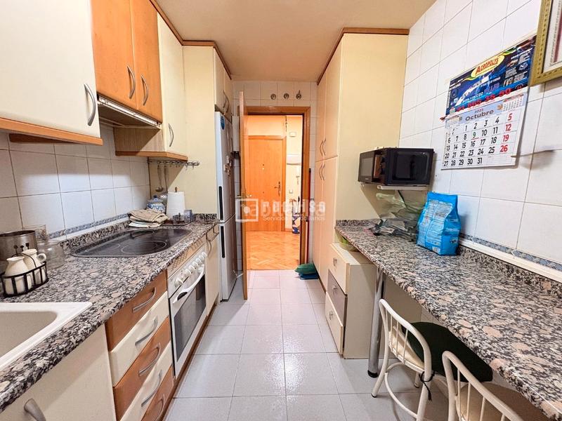 Foto b04656f6-59d8-4960-9c12-00a3453ad72f. Flat with heating parking in Villaverde Alto Madrid