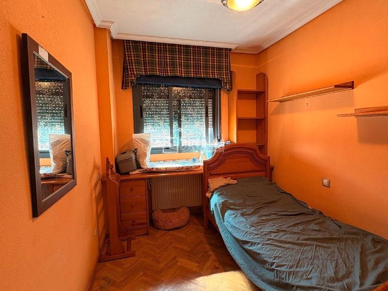 Foto f219e4ad-16b8-4e1b-a051-3d3e1c45db1e. Flat with heating parking in Villaverde Alto Madrid