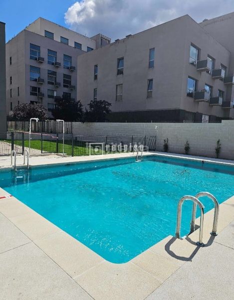 Foto 28d5f1a9-20a3-47d4-84f4-5d830cc30700. Lloguer loft amb aparcament piscina a Villaverde Alto Madrid