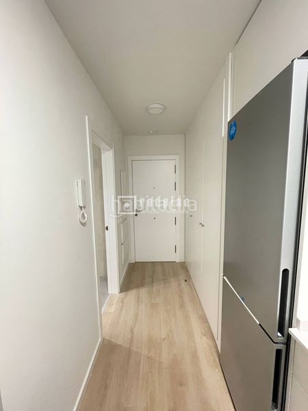 Foto 9b90f9c3-a3bc-4724-8871-9873c78a9f98. Lloguer loft amb aparcament piscina a Villaverde Alto Madrid