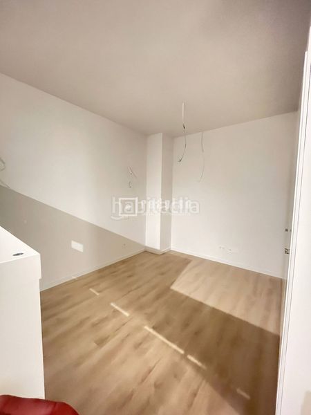 Foto a64cef8f-7091-4919-951a-e6a5536c160d. Lloguer loft amb aparcament piscina a Villaverde Alto Madrid