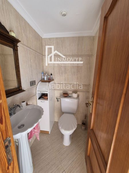 Foto b81bd7bd-5301-49ee-92bd-9de6df159bf3. Casa adossada amb aparcament piscina a Palmanova Calvià
