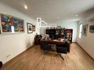 Location Bureau  Dels martirs. Oficina en alquiler en muro