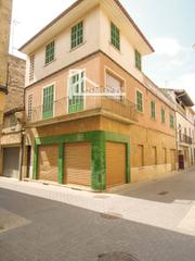 Casa a Sa Pobla. Casa señorial con parking propio y local comercial a pocos metro