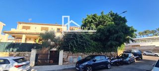 Rent Chalet in La Bonanova. Alquiler de espectacular chalet unifamiliar con piscina en bonan
