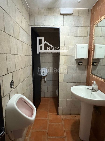 Foto b2cd8b3e-d33d-40df-942d-86af598cf55e. Local comercial a Magaluf Calvià