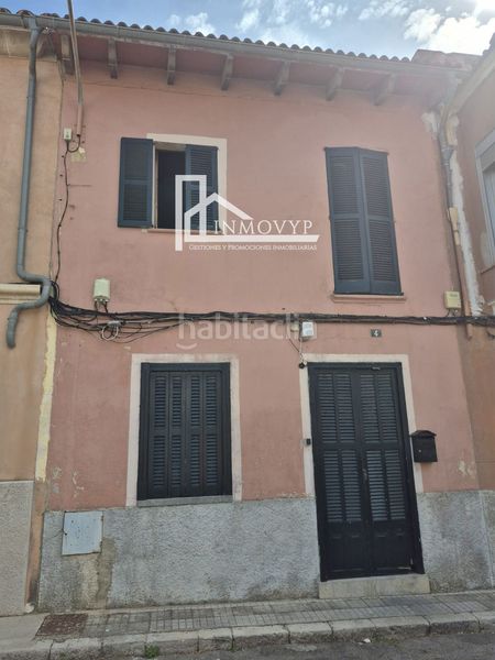 Foto e14e1a4d-dad2-4a06-b137-c908879f8eb2. Casa adossada a Gran Via de Colom Inca