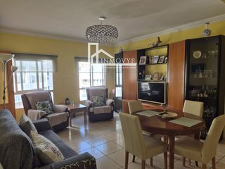 Pis a Foners. Se vende impecable piso en foners