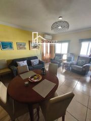 Pis a Foners. Se vende impecable piso en foners
