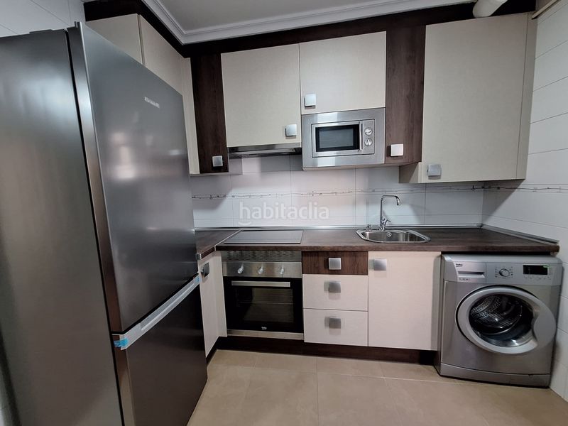 Foto 1c408ee1-15b1-434d-89ec-d0f508c5502d. Alquiler piso avda. constitución, apartamento en alquiler con trastero en Gijón