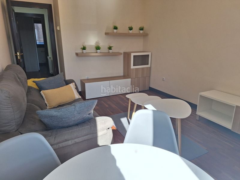 Foto 95c69a4e-7a02-4306-b2fa-73565634dff4. Alquiler piso avda. constitución, apartamento en alquiler con trastero en Gijón