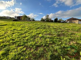 Terreny residencial a Lue - al castiello abajo. Finca edificable en lue  colunga
