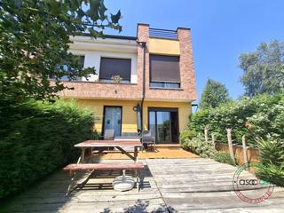 Casa adosada  La camocha - av la camocha 20. Adosado esquina en venta en vegala camocha