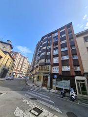 Miete Etagenwohnung  Gijón - cl antonio cachero. Piso amueblado en alquiler con trastero