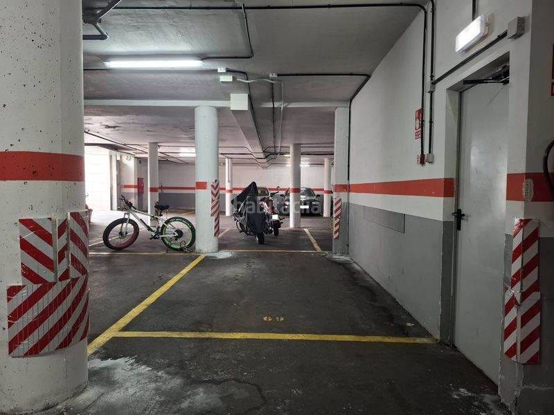 Foto b96b68df-27f0-4303-a1d6-c6c9843003bf. Miete autoparkplatz in Viesques Gijón