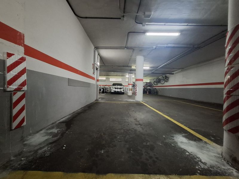 Foto d25efbc6-8991-4f32-ab80-c692749538b6. Miete autoparkplatz in Viesques Gijón