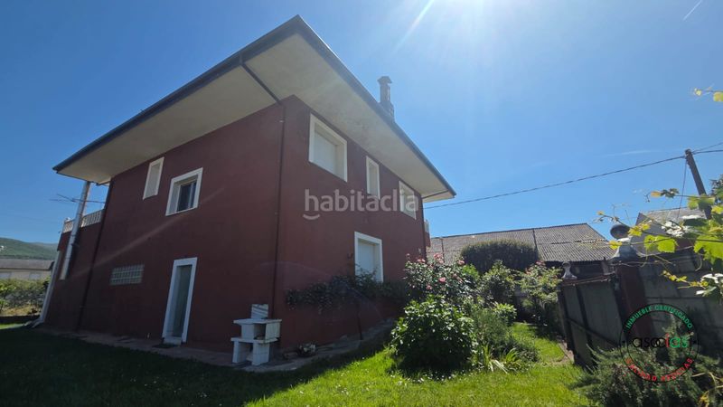 Foto 0a696c1f-e217-4544-a44d-20b4cef07523. Casa en dehesas - av ferrocarril-de 442 vivienda unifamiliar con jardin en dehesas, el bierzo león en Ponferrada