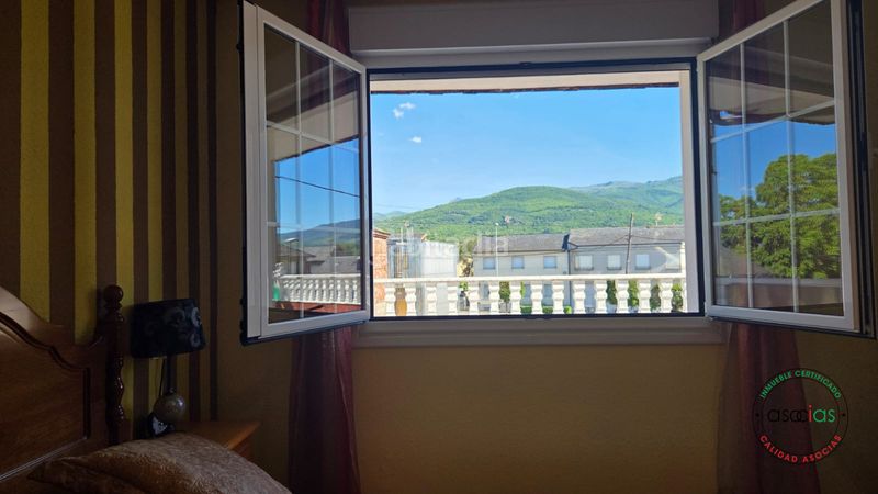 Foto 0d953927-6170-491e-b55f-75b5656b02f5. Casa en dehesas - av ferrocarril-de 442 vivienda unifamiliar con jardin en dehesas, el bierzo león en Ponferrada