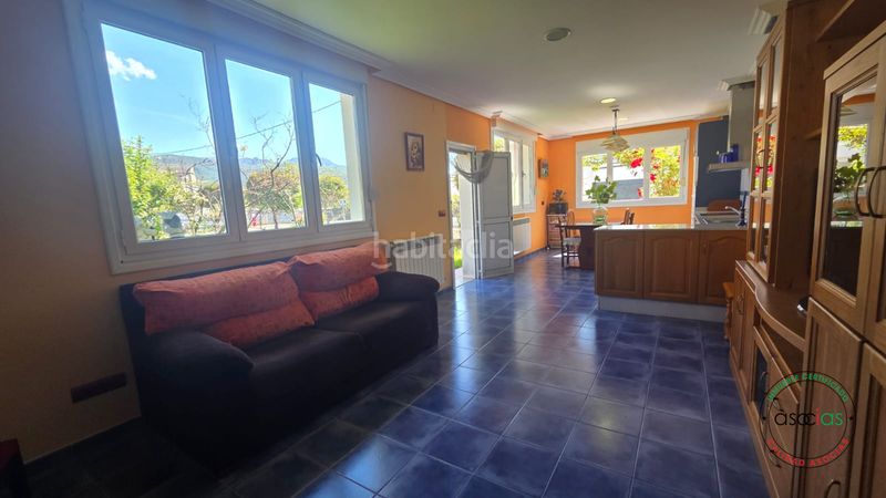 Foto 0f70a0f0-fe44-4ebf-af92-b722649b211e. Casa en dehesas - av ferrocarril-de 442 vivienda unifamiliar con jardin en dehesas, el bierzo león en Ponferrada