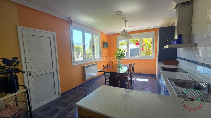 Foto 8681eb2f-fb05-43df-ab56-1ab7831a3649. Casa en dehesas - av ferrocarril-de 442 vivienda unifamiliar con jardin en dehesas, el bierzo león en Ponferrada