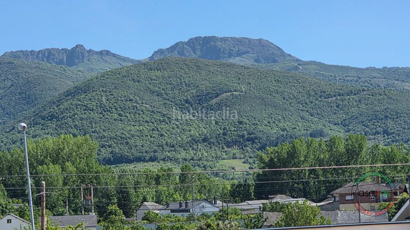Foto 8bc75f9f-d672-43ca-8821-29f013ed357c. Casa en dehesas - av ferrocarril-de 442 vivienda unifamiliar con jardin en dehesas, el bierzo león en Ponferrada