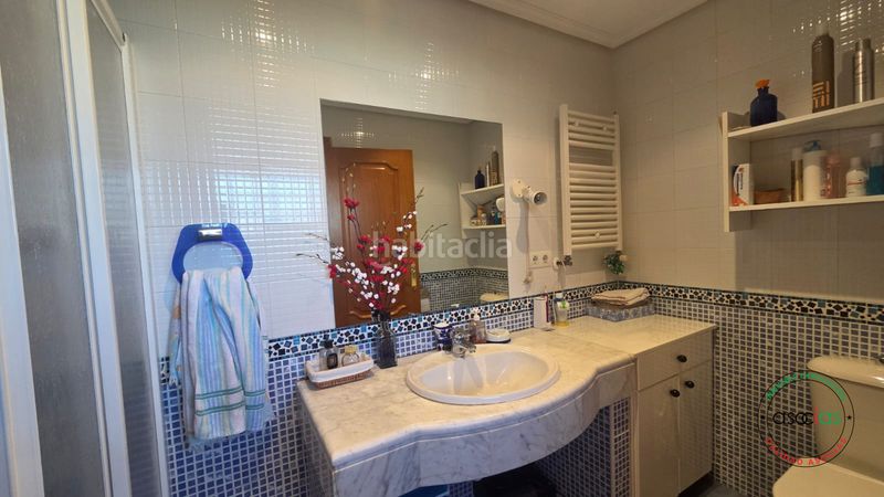 Foto 9b6af2a6-c970-47ba-9c72-acc58c86ff52. Casa en dehesas - av ferrocarril-de 442 vivienda unifamiliar con jardin en dehesas, el bierzo león en Ponferrada