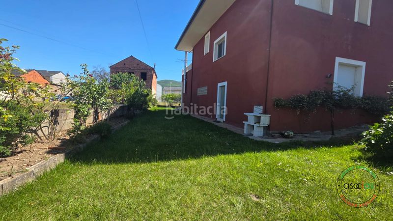 Foto ec77c205-ddda-441e-bb2c-c98ce2fea42c. Casa en dehesas - av ferrocarril-de 442 vivienda unifamiliar con jardin en dehesas, el bierzo león en Ponferrada