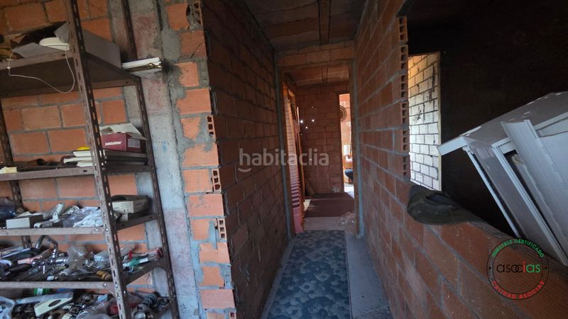 Foto f519a42d-f243-4c81-85dd-0df3d835e0c3. Casa en dehesas - av ferrocarril-de 442 vivienda unifamiliar con jardin en dehesas, el bierzo león en Ponferrada