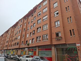 Miete Etagenwohnung  Gijón - cl niño jesus. Amplio piso en alquiler