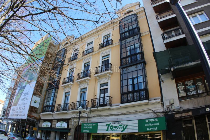 Foto 55c024ba-0b8a-47d9-8bf7-ff8a4cab159b. Alquiler piso se alquila exclusivo piso en begoña en Gijón