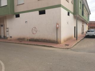 Lloguer Local Comercial a Calle parque 2. Local de alquiler en roldan en calle las palmeras