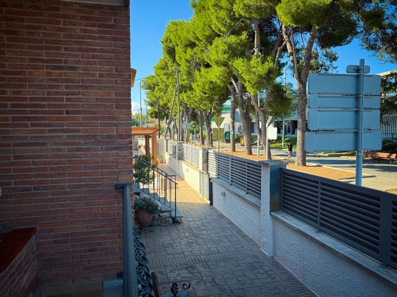 Foto 11e8438c-1616-4331-8919-473ccc806a30. Chalet dans calle sant pere 66 dans Calafell residencial Calafell