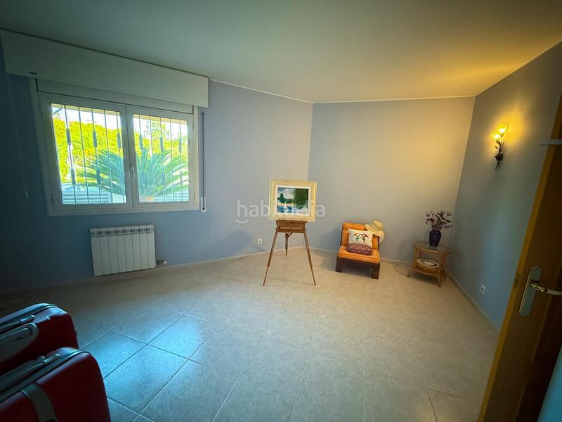 Foto b4b5facb-4491-49a2-b4f7-c900b41fd843. Chalet dans calle sant pere 66 dans Calafell residencial Calafell