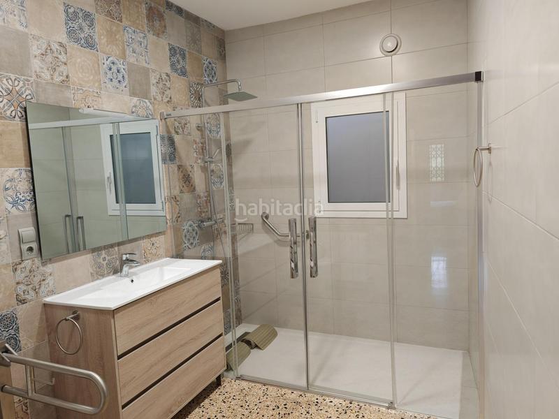 Foto f7a71ba3-6cdb-44c5-ba5e-62aad6c5cf00. House with heating parking in Centre Vendrell (El)