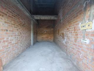 Parking voiture  Comarques catalanes. Amplio garaje con altillo en zona de alto tráfico vehicular