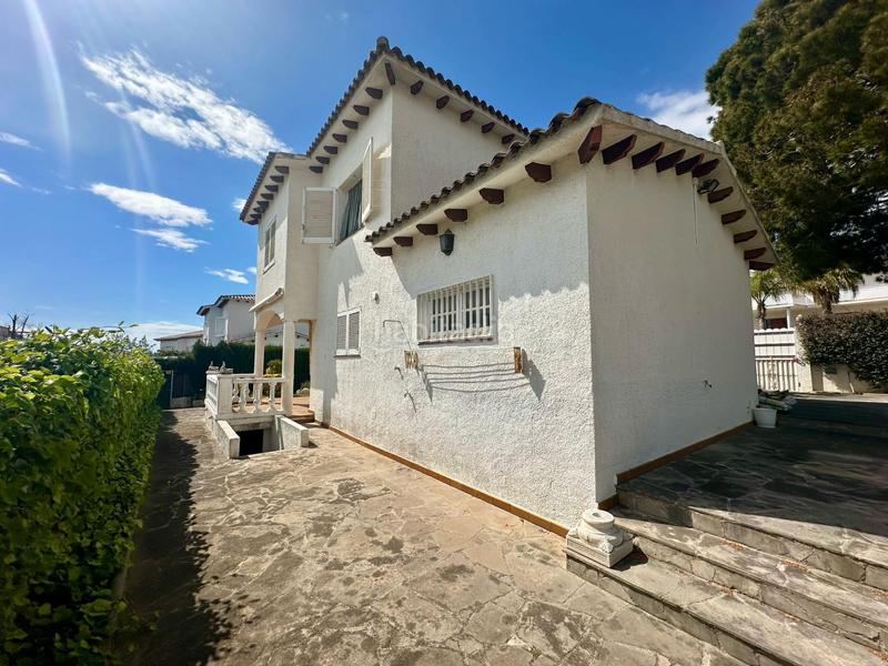 Foto 2aa3a3fc-d6b5-44a9-bea1-4b39a3b0886f. Chalet mit pool in Els Masos - Els Garrofers Coma-ruga