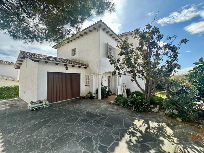 Foto a261c3b5-0a0c-4890-aeb3-9d1927f19bf5. Chalet mit pool in Els Masos - Els Garrofers Coma-ruga