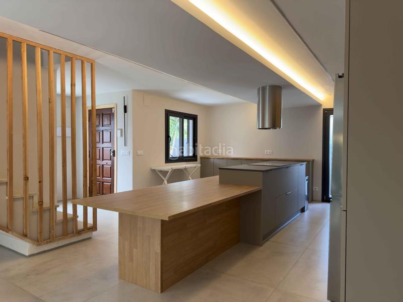 Foto e67fd3c0-8a6c-4441-bf28-d04f7adf90d2. Casa adossada amb calefacció aparcament a Cunit residencial Cunit